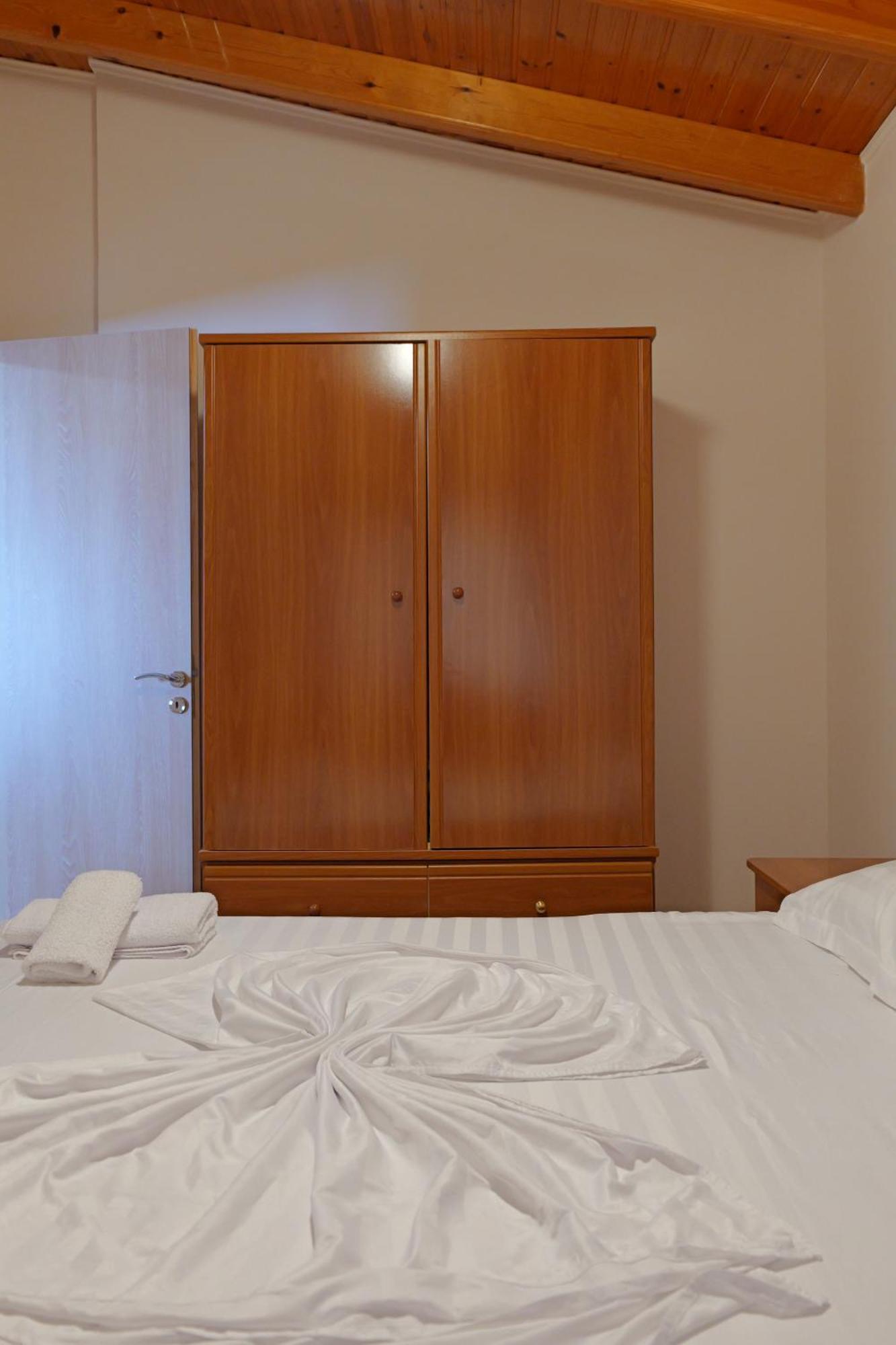 Arthur'S 4Apartments Borş Dış mekan fotoğraf