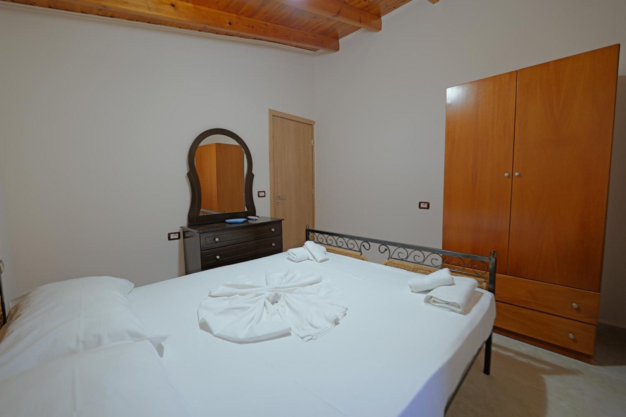 Arthur'S 4Apartments Borş Dış mekan fotoğraf