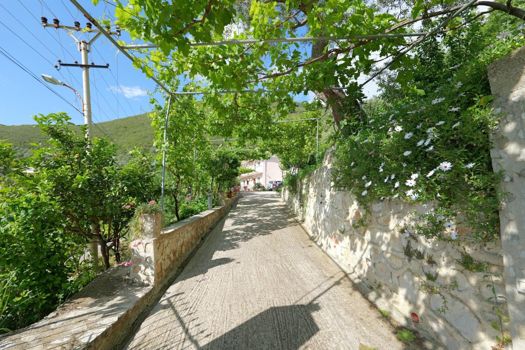 Arthur'S 4Apartments Borş Dış mekan fotoğraf